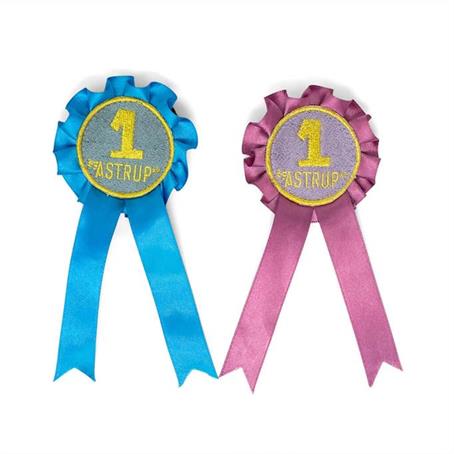 01 26100009 01 By Astrup Kæphest rosette 2 stk