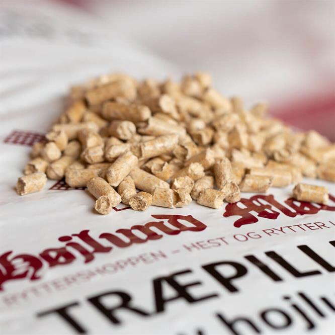 01 35739 01 Traepiller  16kg saekke